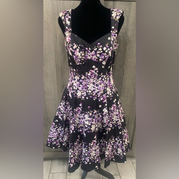 White House Black Market Dresses & Skirts - White House Black Market Purple Lavender Floral Party Sun Dress Women's Size 2